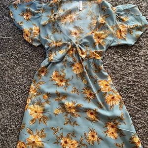 Soft blue & yellow floral, split sleeve, tie knot dress.